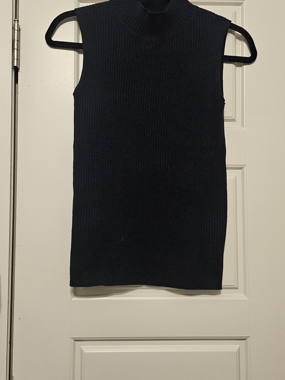 LOFT Sleeveless Ribbed Mock Neck Top in Navy